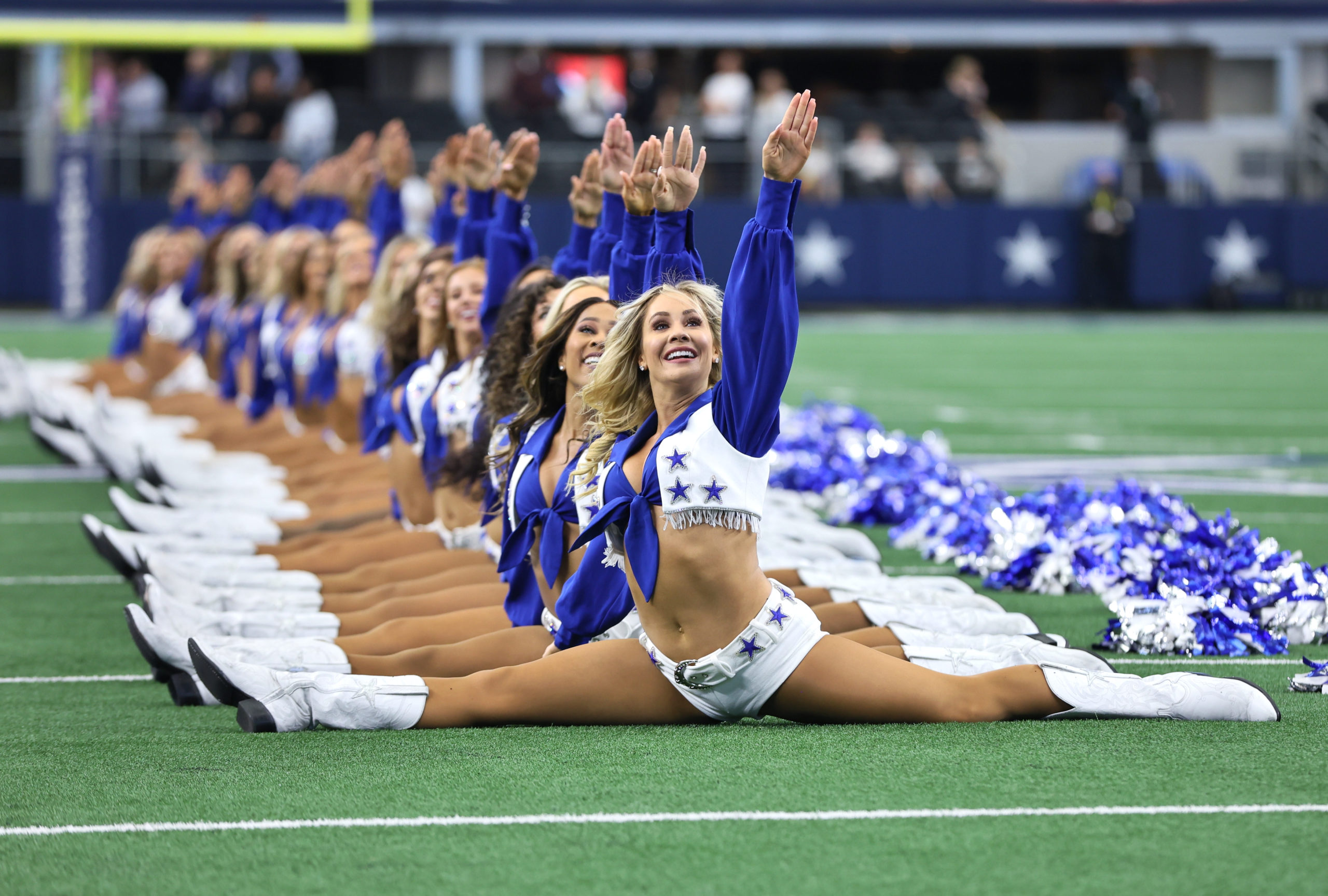 Dallas Cowboys vs Washington Football Team – Dallas Cowboys Cheerleaders