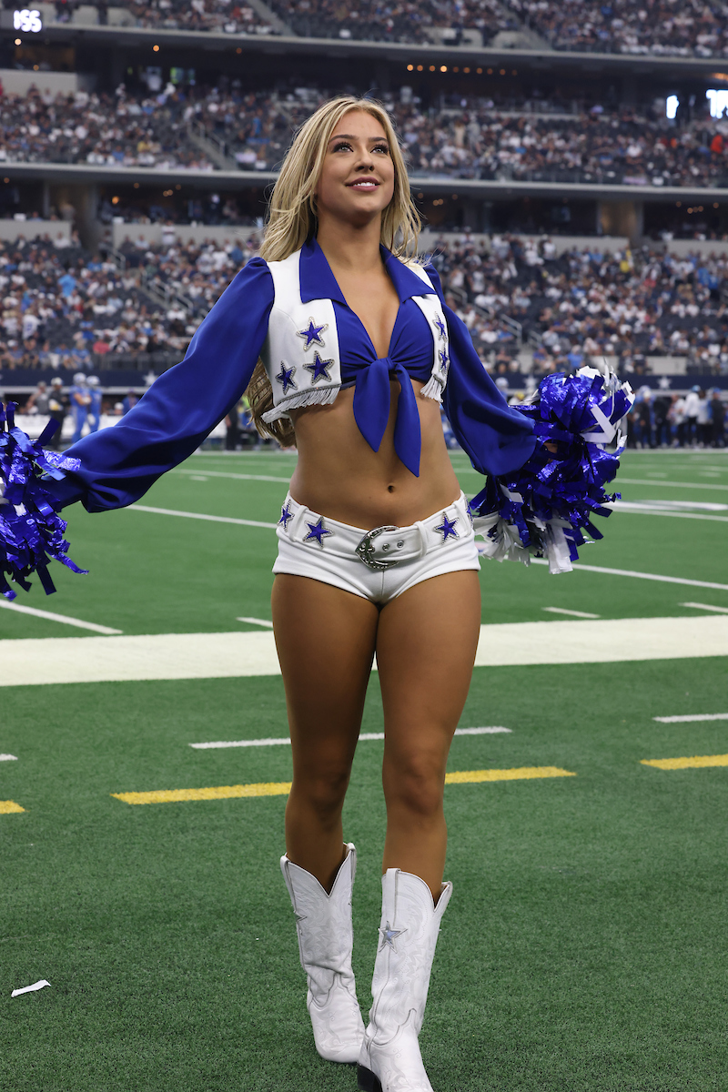 Dani – Dallas Cowboys Cheerleaders