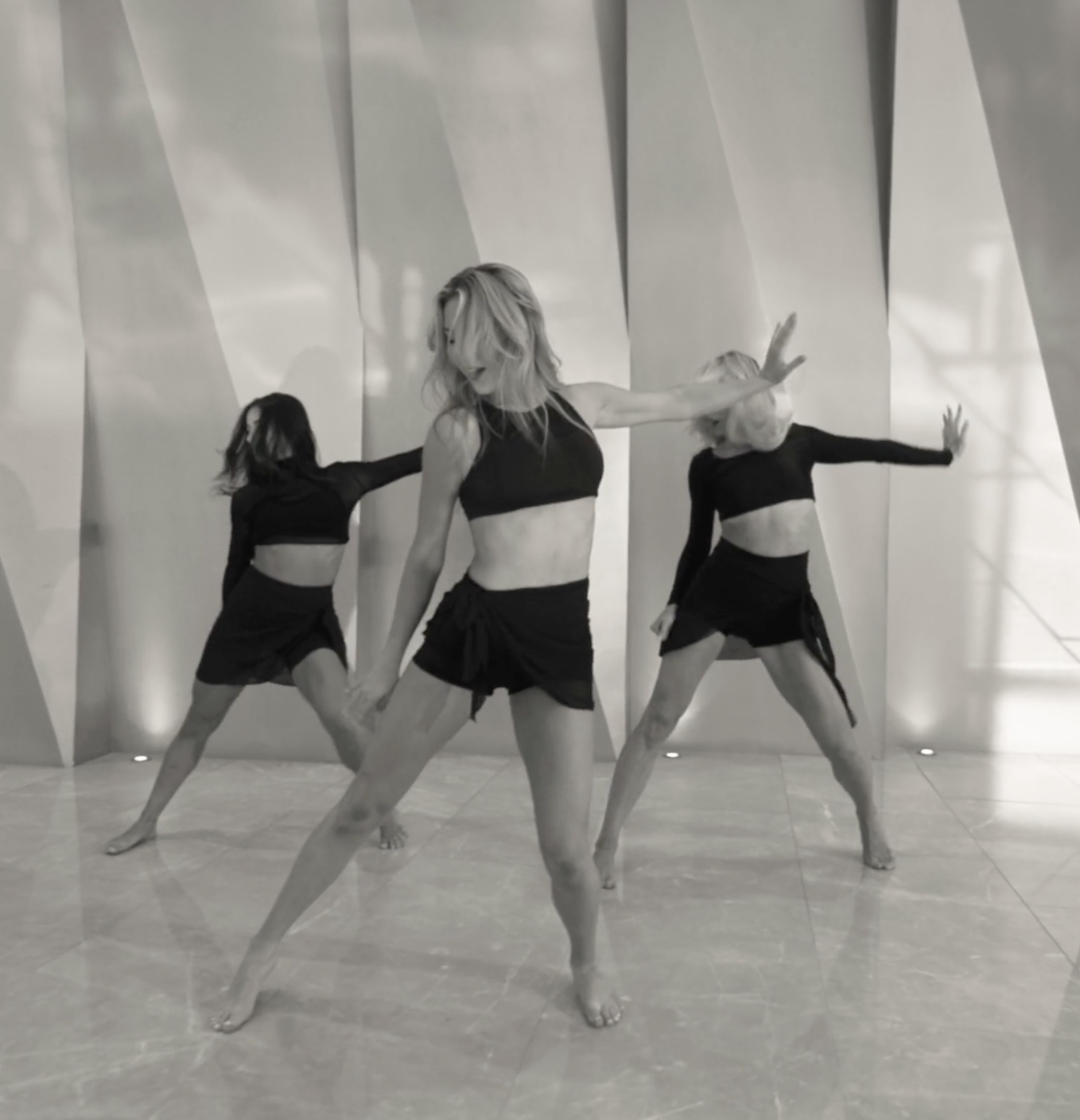 DCC In Motion – Dallas Cowboys Cheerleaders