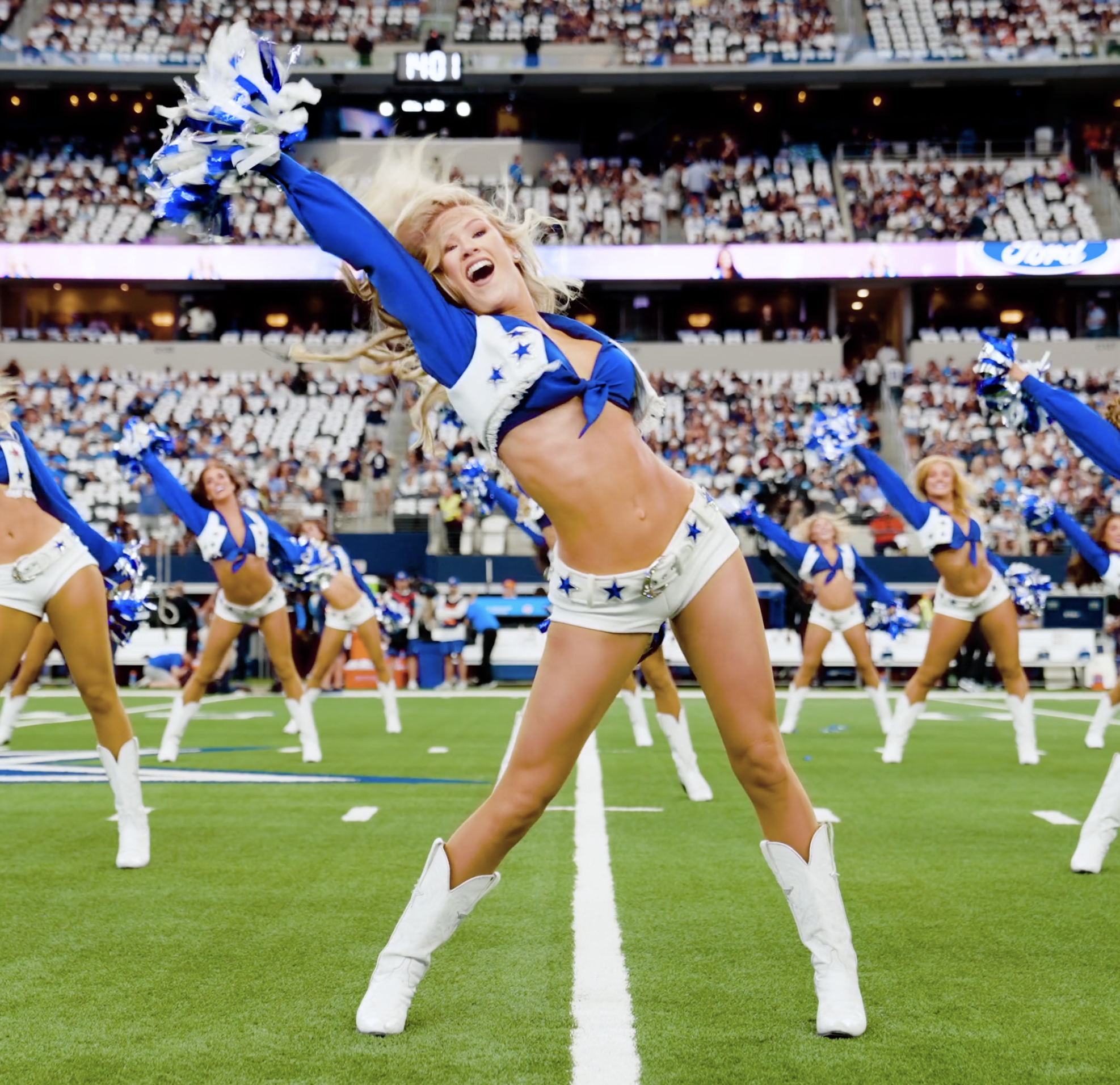 Gameday – Dallas Cowboys Cheerleaders